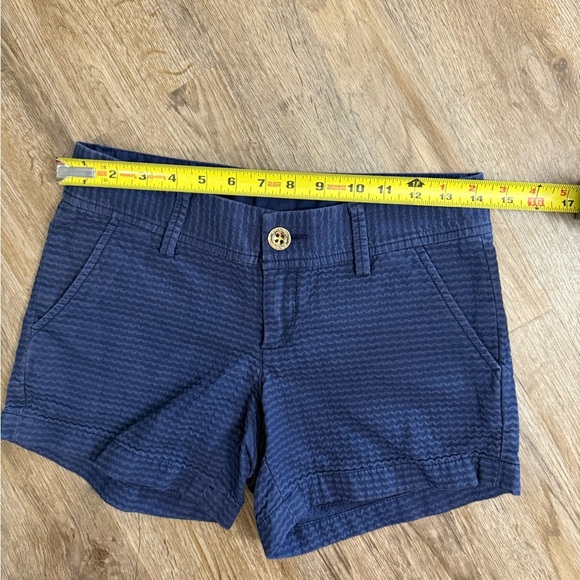 Lilly Pulitzer • The Callahan Shorts in Navy - Picture 2 of 8